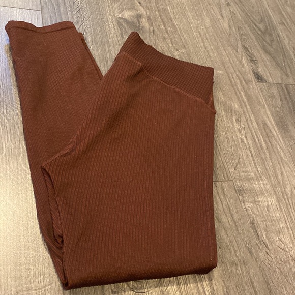 Good American ribbed ankle legging - Picture 4 of 7